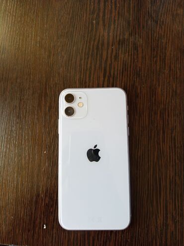 Apple iPhone: IPhone 11, 128 ГБ, Защитное стекло, Чехол, Кабель, 77 %