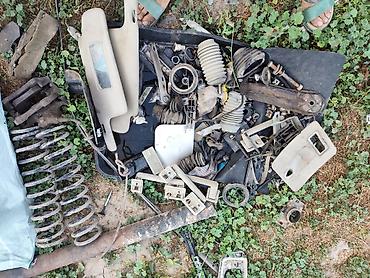 Другие детали кузова: Запчасти Audi (вероятно Audi 80/90 B3/B4, седан/универсал) — разбор — 1