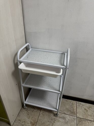 маникюрный столик: Передвижная ширма + косметологическое оборудование Комплект для