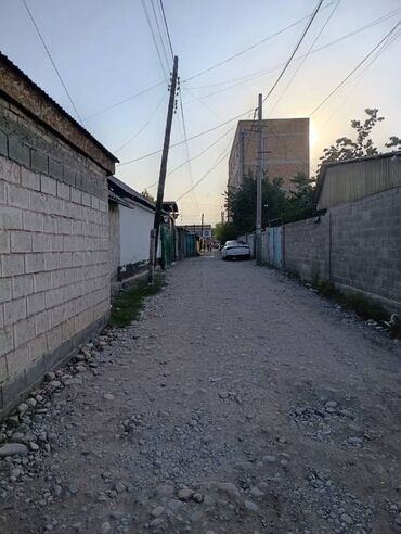 дом село садовое: Продается земельный участок - 4.5 сотки. Рядом с Аламединским рынком