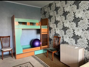 3 комнатная квартира 104 серии бишкек: 1 комната, 33 м², 105 серия, 4 этаж
