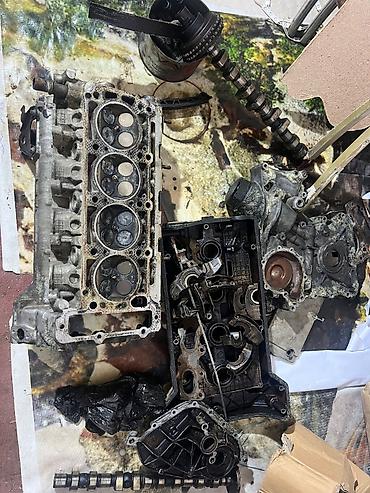 mercedes 180 b: 1,8 motor Mercedes qolovka və detalları — 2