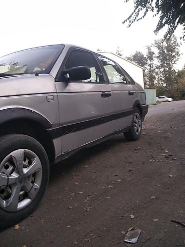 Транспорт: Volkswagen Passat: 1989 г., Седан — 2