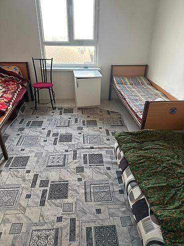 Комнаты: 2 балага квартира берилет,жылуу таза,кухня озунчо бардык шарты менен — 1