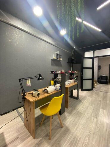 Digər kommersiya daşınmaz əmlakı: Nəsimi rayonu, 28 May metrostansiyasının 2ci çıxışına 5-6 dəqiqə — 6