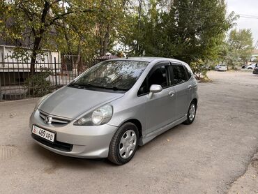 где купить машину дешевле: Honda Fit: 2003 г., 1.3 л, Вариатор, Бензин, Универсал