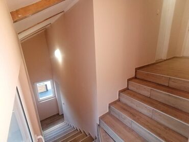 Kuće na prodaju: 92 kv. m, 4 sobe — 8