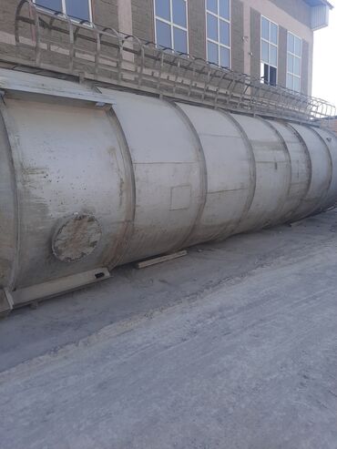 пластиковые бочки для воды: Бочка at lalafo.kg пластиковые бочки для воды: Бочка