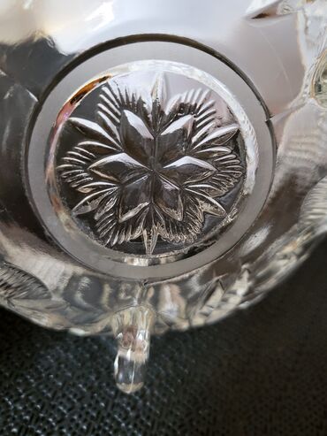 Činije: Cinija kristal na tri stopa 1960g+. Cinija bez ostecenja,sve na njoj na lalafo.rs — 12 Činije: Cinija kristal na tri stopa 1960g+. Cinija bez ostecenja,sve na njoj — 12