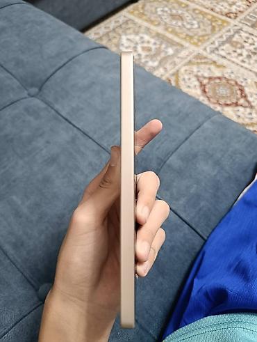 nokia 9: Смартфон с большим безрамочным дисплеем и вырезом под фронтальную — 2