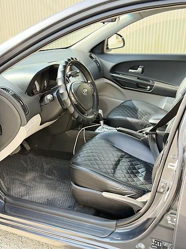 Kia: Kia Ceed: 2009 г., 1.6 л, Автомат, Газ, Хэтчбэк — 10