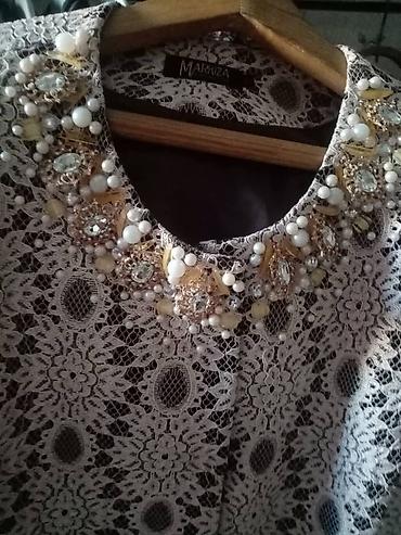 Вечерние платья: Нарядное кружевное платье и женское демисезонное пальто. Платье: - — 1