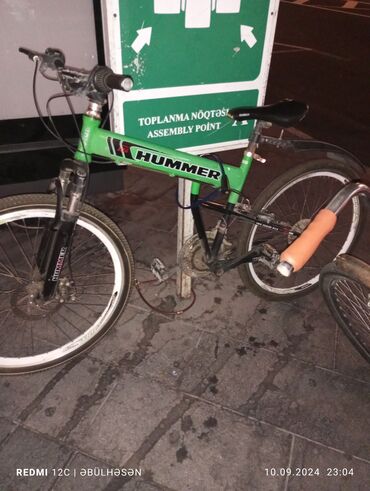 islenmis velosibet: 26 lıq hummer velosiped qəşəy velosipeddir,hər şeyi işləyir,bagaj da
