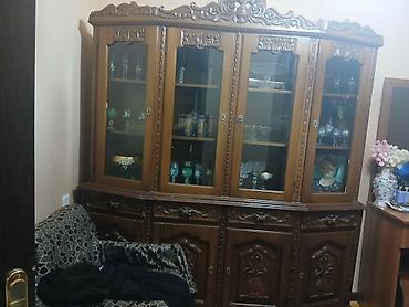 kilim: Klassik üslubda böyük vitrinalı bufet - Material: Tam ağac (kütləvi) — 1