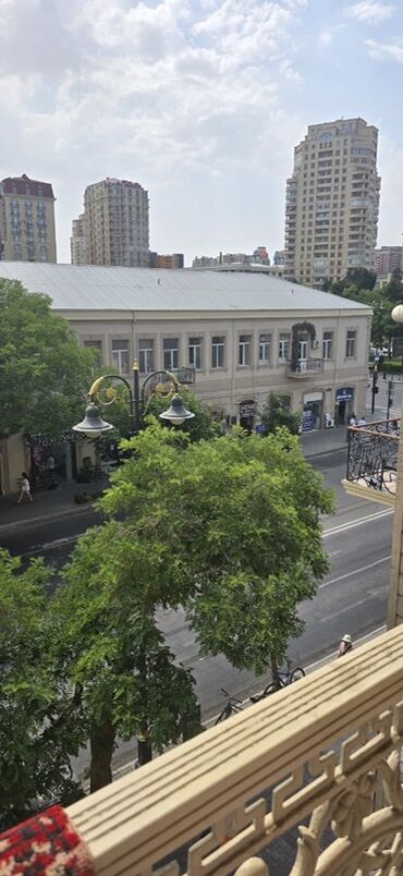 Günlük kirayə mənzillər: 3 otaqlı — 6