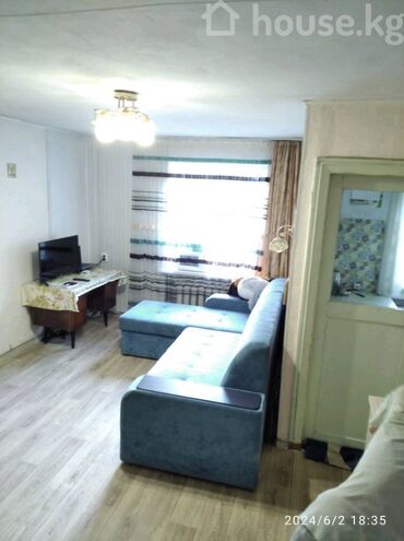 1 room appartment: 1 комната, 30 м², Хрущевка, 3 этаж