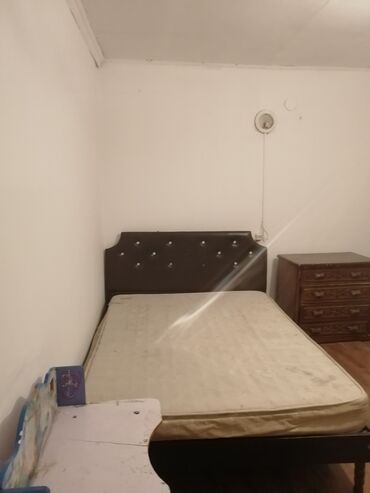 heyet ucun divanlar: İkinəfərlik çarpayı, Bazasız, Matras ilə, Siyirməsiz