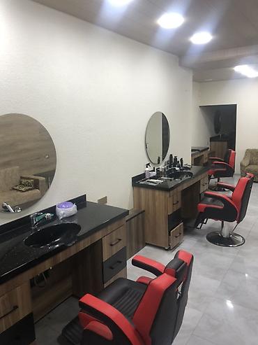 divan salon ucun: Merdekanda tarqovu adlanan yerde berber yeri arendaya verilir — 2