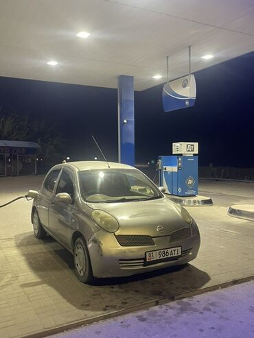 внедорожные шины: Nissan March (K12), 5‑дверный хэтчбек, серебристый цвет. Основные