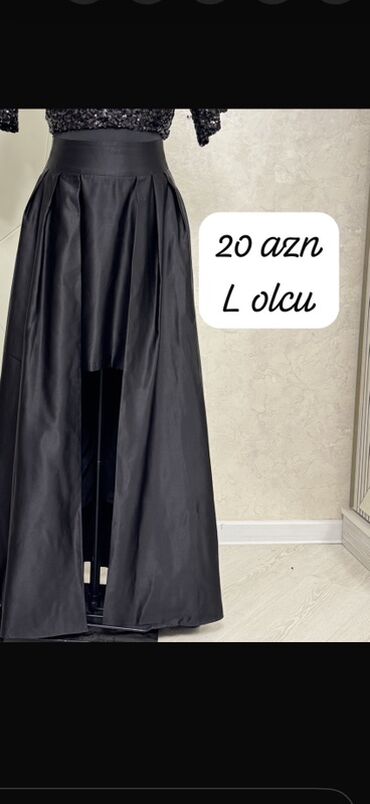 Dəstlər, kostyumlar: Qadın geyimləri 1) Bej rəngli trikotaj dəst – 10 AZN - V-yaxa — 23