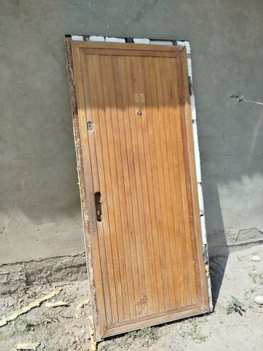 стеклянный журнальный стол: Брон Темир Эшик сатылат 3000сом тел