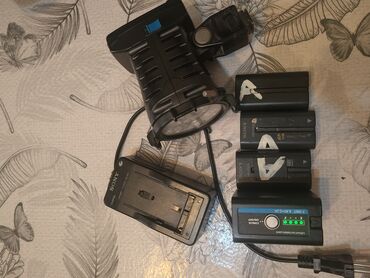 Videokameralar: Sony professional videokamera – HD çəkiliş Xüsusiyyətlər: - Yüksək — 9