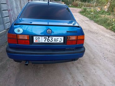 Volkswagen: Volkswagen Vento: 1995 г., 1.8 л, Механика, Бензин, Седан