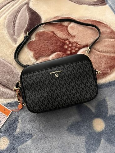 белые женские сумки: Сумка на плечо, Michael Kors