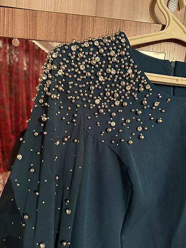 Вечерние платья: 1)Красное шикарное платье Турция размер 50-52 (46) 2000сом 2)Шикарное — 8