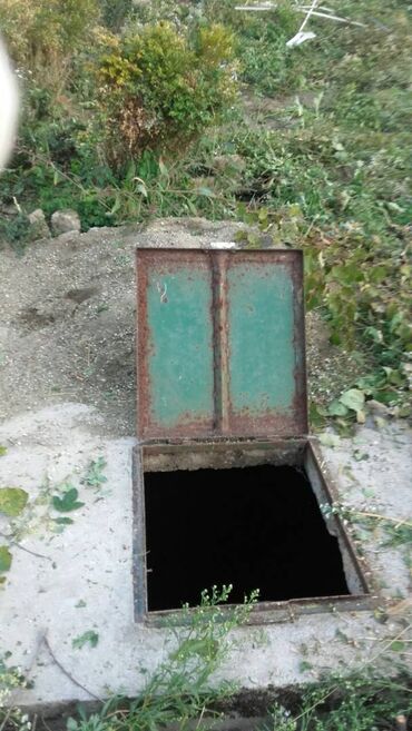 Usluge u domaćinstvu: Crpljenje vode iz bazena rezervoara poplavljenih podrucja . Pokrivamo — 4