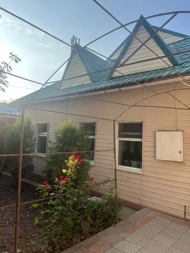 сдаю дом на длительный срок: 90 м², 4 комнаты, Утепленный, Забор, огорожен
