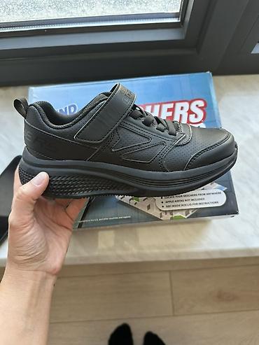 Продаю кроссовки Skechersдетские,размер 33,5-21см.Одевали всего один