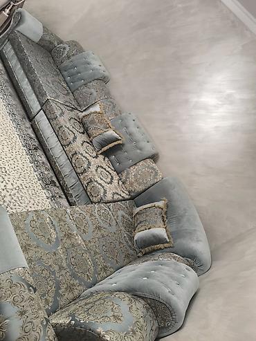 sofa: Угловой диван, C подушками — 1