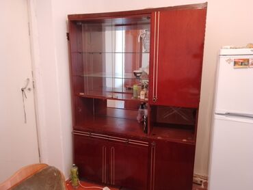кресло для зала: Продается кухонный уголок + сервант 
Цена договорная