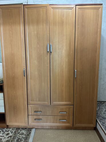 Спальные гарнитуры: Спальный гарнитур, Б/у, Двуспальная кровать, Шкаф, Комод, Кыргызстан, Самовывоз