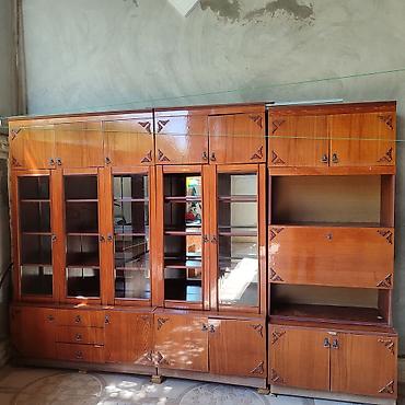bar mebeli: Klassik üslubda iri divar qabı/sekretər dəsti. Xüsusiyyətlər: - — 2