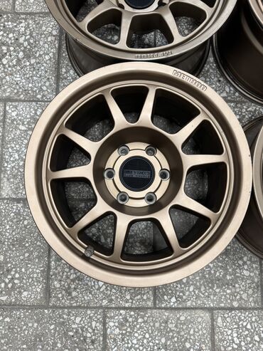 Диски: Литые Диски R 17 Комплект, отверстий - 6, Б/у at lalafo.kg — 3 Диски: Литые Диски R 17 Комплект, отверстий - 6, Б/у — 3