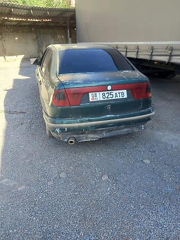 Транспорт: Volkswagen Polo: 1996 г., Бензин, Седан — 3