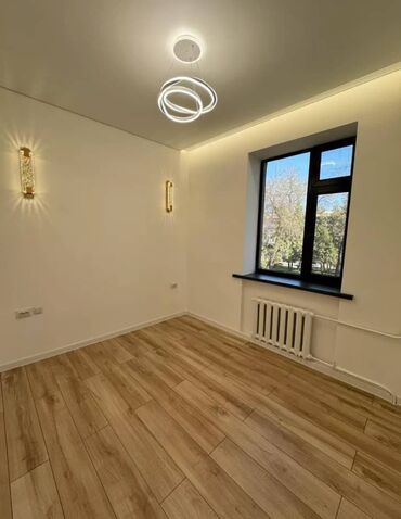 квартира сталинка: 3 комнаты, 60 м², Сталинка, 2 этаж, Евроремонт