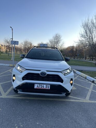 Toyota: Toyota RAV4: 2019 г., 2.5 л, Автомат, Гибрид, Внедорожник