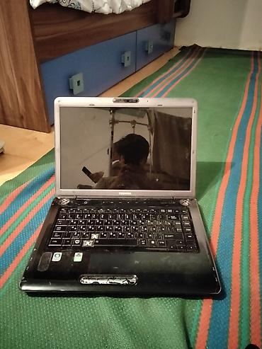 вытяжка 1000 куб м: Toshiba noutbuk - Ekran: təxminən 15.6" (parlaq ekran), yuxarı — 1