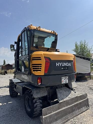 Транспорт: Экскаватор, Hyundai, 2025 г., Колесный — 4