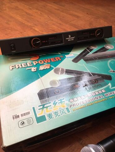 Вокальные микрофоны: Радиосистема с 2 беспроводными микрофонами. Пользовались только 3 — 8