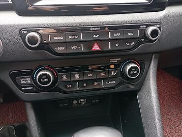 Kia: Kia Niro: 2017 г., Автомат, Гибрид, Кроссовер — 10