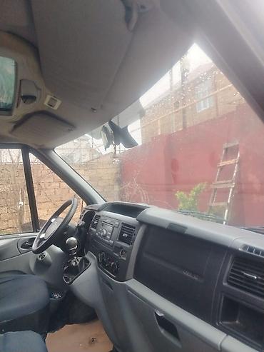 Ford: Ford Transit mikroavtobus Xüsusiyyətlər: - Kuzov: qısa bazalı, 4/5 — 15