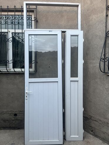 Скупка окон и дверей: Входная дверь белый Б/У размер-ширина 1.20 высота 2.90