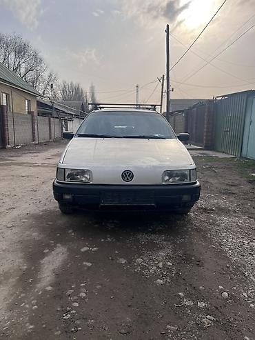 Volkswagen Passat: 1989 г., 1.8 л, Механика, Бензин, Седан