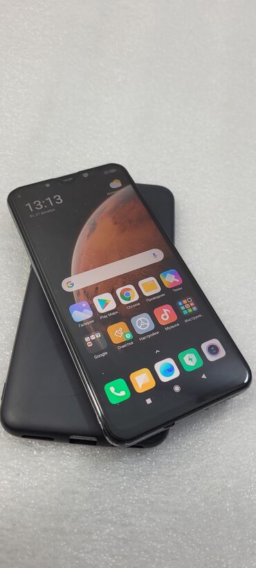 телефон пока: Poco Pocophone F1, Б/у, 128 ГБ, цвет - Серый, 2 SIM