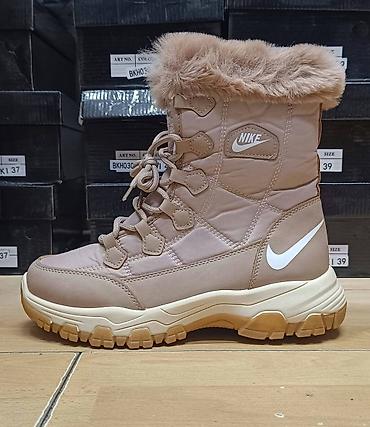 nike kozne patike: Ženske zimske čizme Nike – tople, visoke i izdržljive - Model: visoke — 1