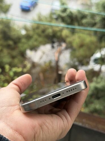 Apple iPhone: IPhone 15 Pro, 256 GB, Natural Titanium, Face ID — 4